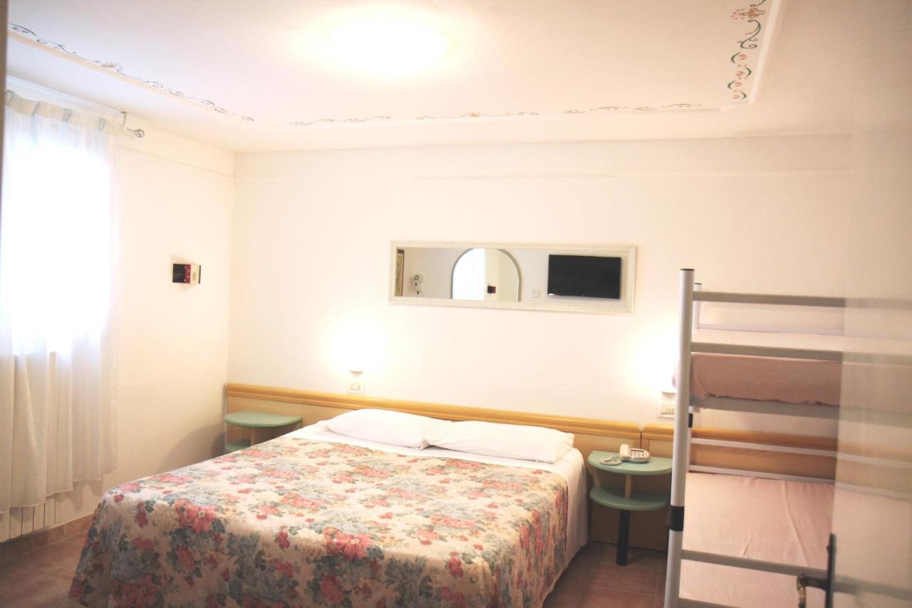 Hotel Rosa Maria Elite Bellaria-Igea Marina Room photo